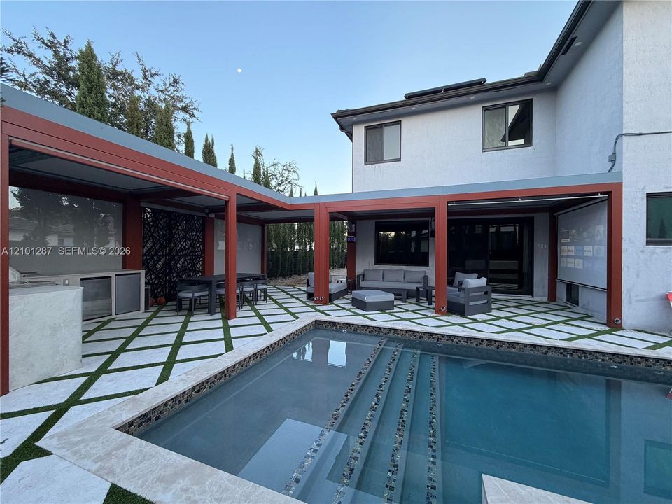 En Venta: $1,400,000 (5 camas, 3 baños, 3082 Pies cuadrados)