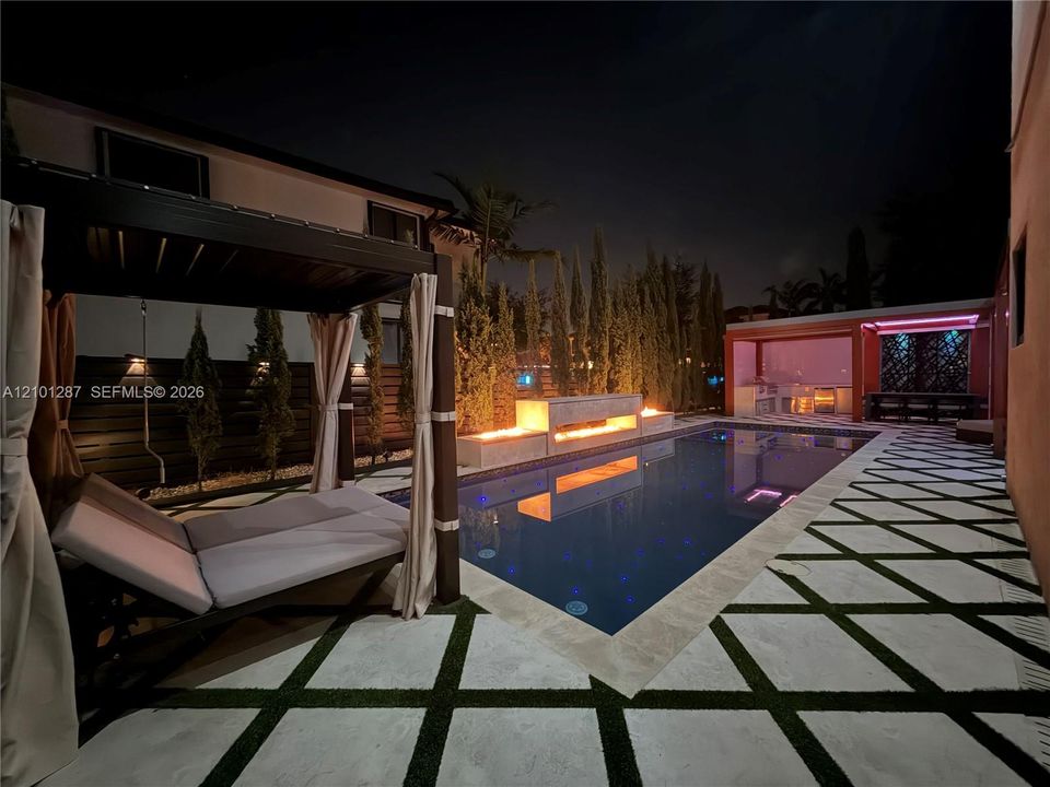 En Venta: $1,400,000 (5 camas, 3 baños, 3082 Pies cuadrados)