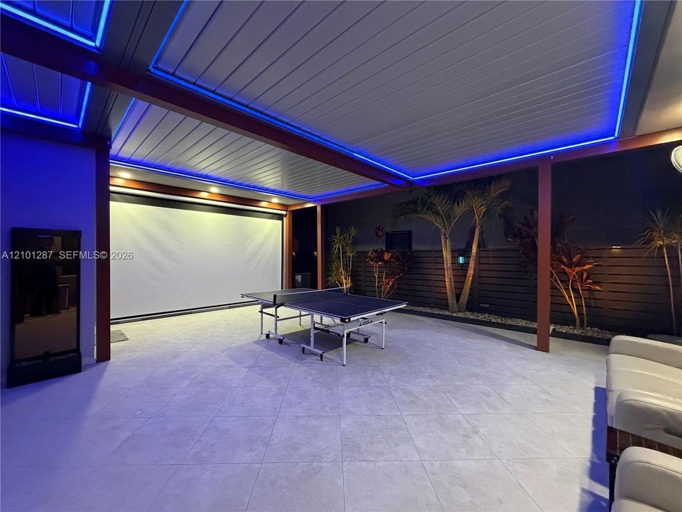 En Venta: $1,400,000 (5 camas, 3 baños, 3082 Pies cuadrados)