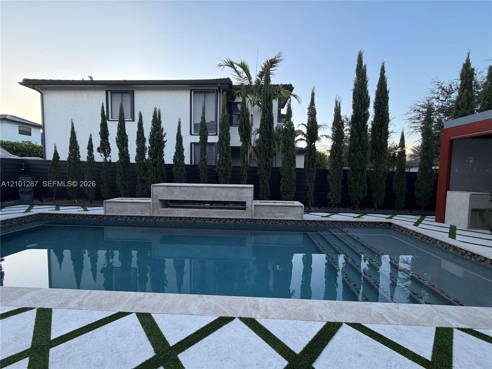 En Venta: $1,400,000 (5 camas, 3 baños, 3082 Pies cuadrados)