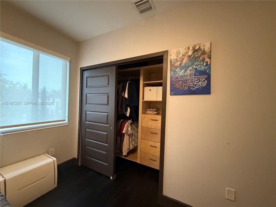 En Venta: $1,400,000 (5 camas, 3 baños, 3082 Pies cuadrados)