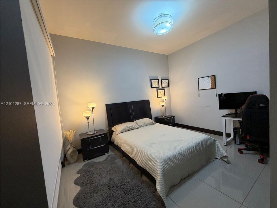 En Venta: $1,400,000 (5 camas, 3 baños, 3082 Pies cuadrados)