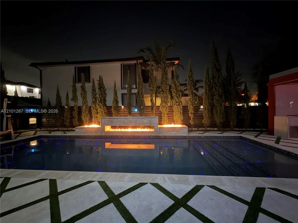 En Venta: $1,400,000 (5 camas, 3 baños, 3082 Pies cuadrados)