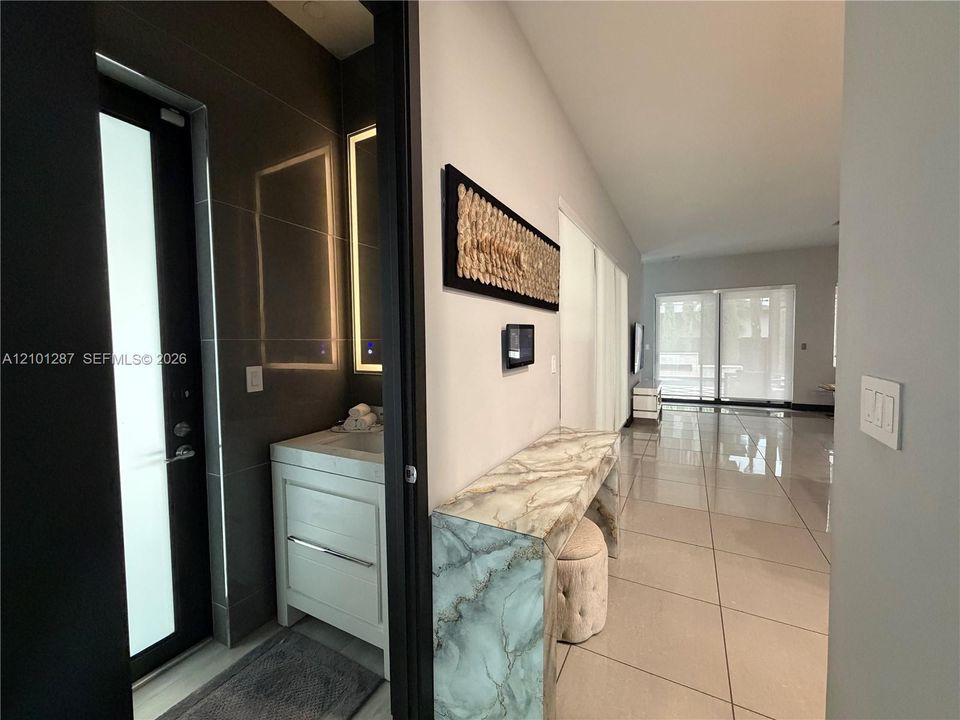 En Venta: $1,400,000 (5 camas, 3 baños, 3082 Pies cuadrados)