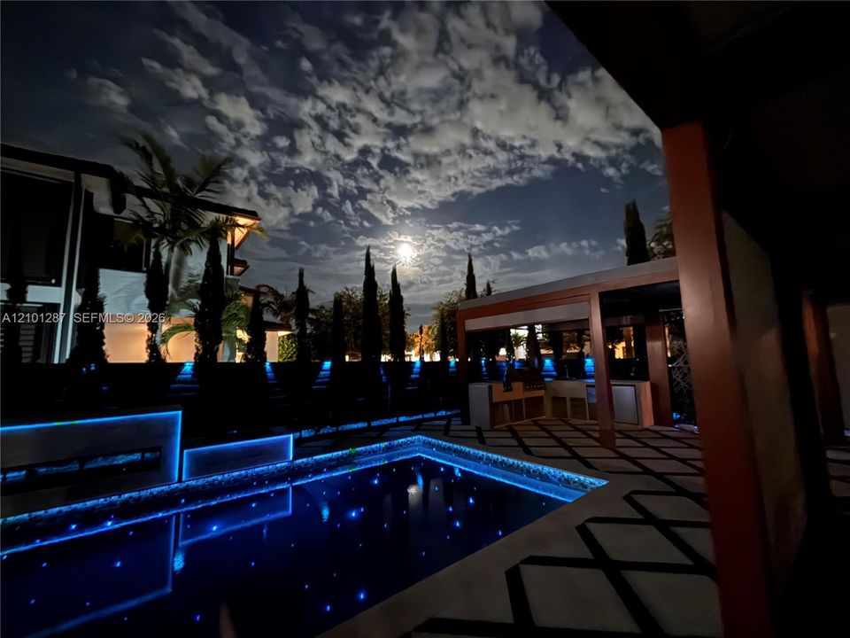 En Venta: $1,400,000 (5 camas, 3 baños, 3082 Pies cuadrados)