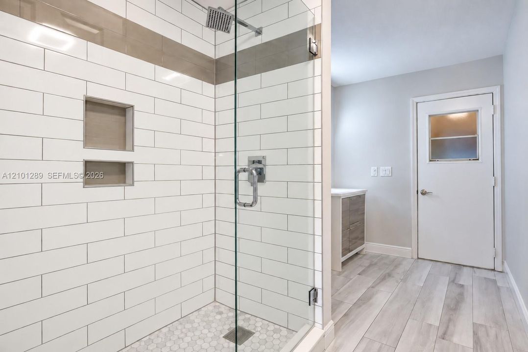 For Sale: $399,000 (3 beds, 2 baths, 1627 Square Feet)