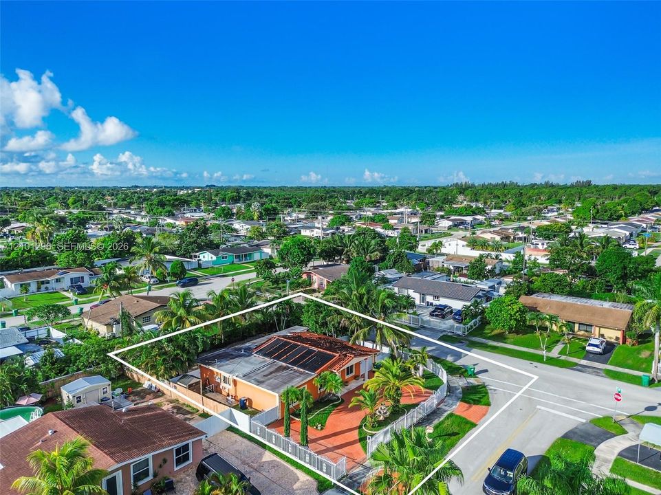 На продажу: $685,000 (3 спален, 2 ванн, 1645 Квадратных фут)