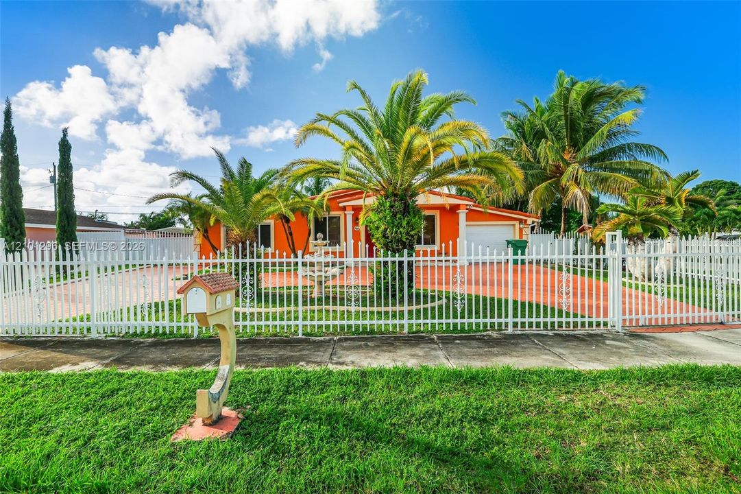 На продажу: $685,000 (3 спален, 2 ванн, 1645 Квадратных фут)