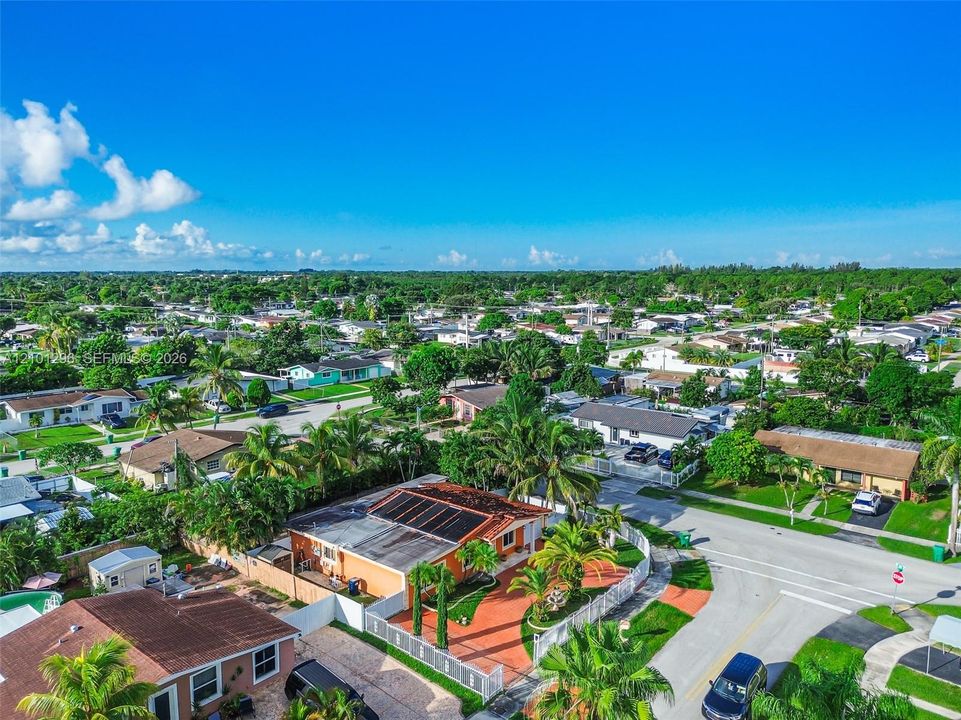 На продажу: $685,000 (3 спален, 2 ванн, 1645 Квадратных фут)