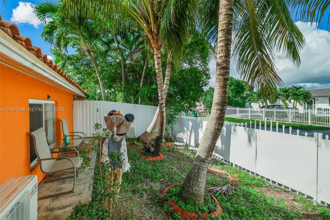 На продажу: $685,000 (3 спален, 2 ванн, 1645 Квадратных фут)