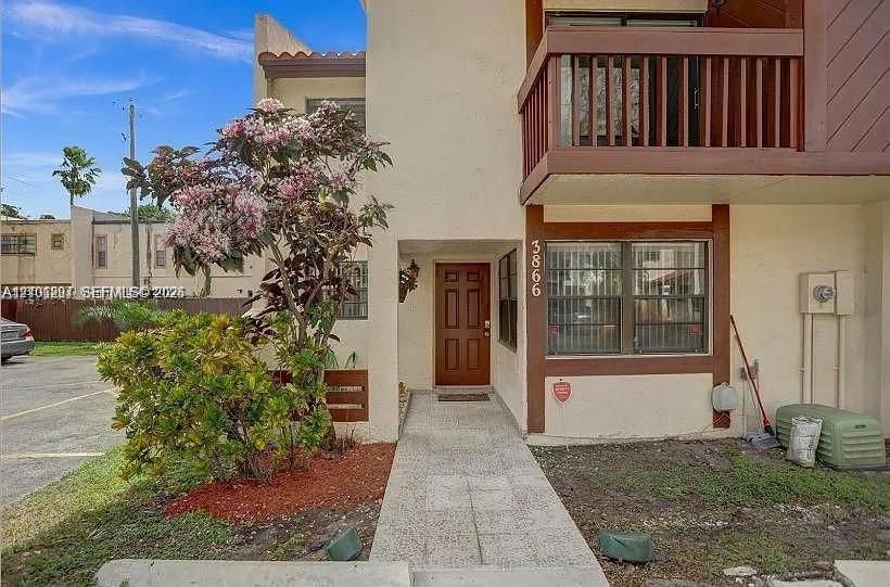 На продажу: $360,000 (3 спален, 2 ванн, 1264 Квадратных фут)