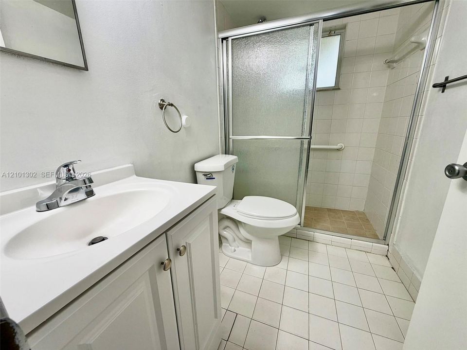 В аренду: $2,400 (2 спален, 2 ванн, 1090 Квадратных фут)