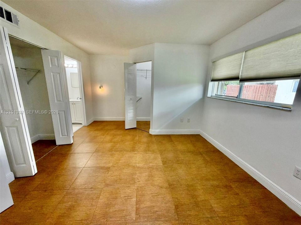 В аренду: $2,400 (2 спален, 2 ванн, 1090 Квадратных фут)