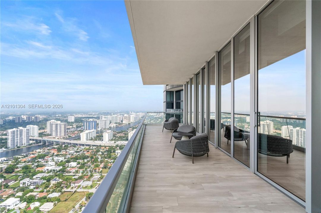 En Venta: $7,995,000 (4 camas, 5 baños, 3252 Pies cuadrados)