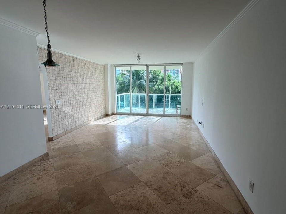 For Rent: $4,700 (3 beds, 3 baths, 1600 Square Feet)