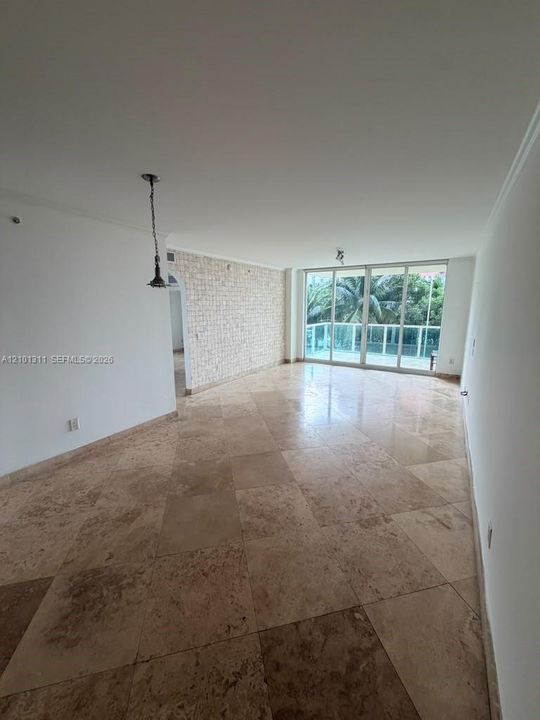 For Rent: $4,700 (3 beds, 3 baths, 1600 Square Feet)