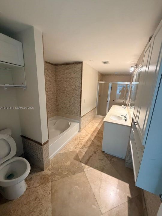 For Rent: $4,700 (3 beds, 3 baths, 1600 Square Feet)