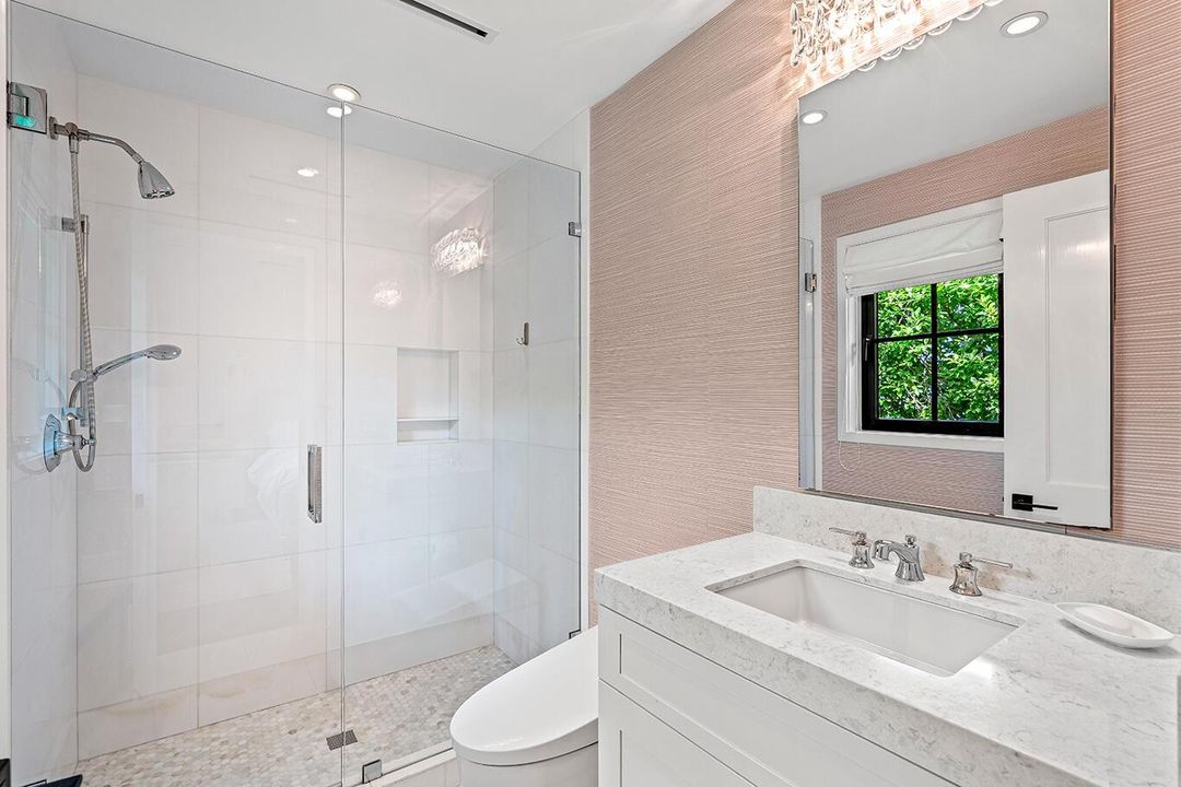 Guest Bath 1