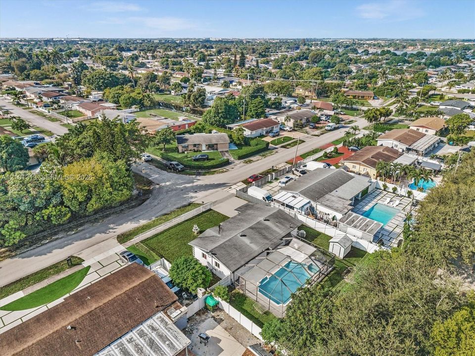 На продажу: $569,000 (3 спален, 2 ванн, 1477 Квадратных фут)