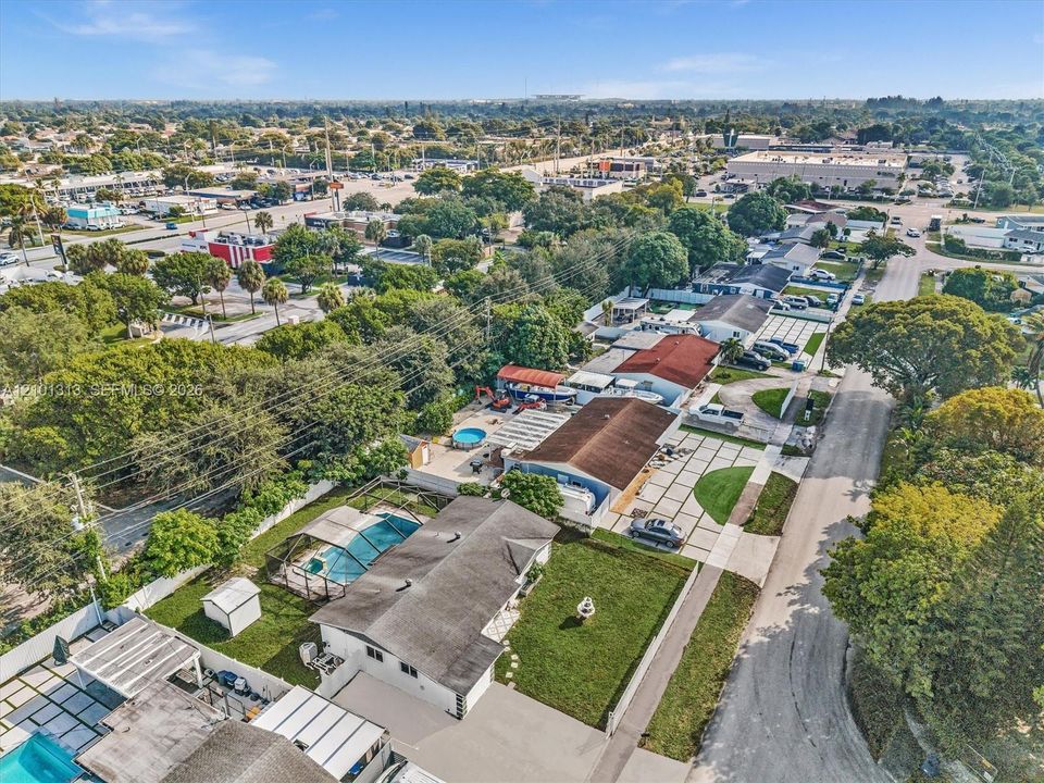 На продажу: $569,000 (3 спален, 2 ванн, 1477 Квадратных фут)