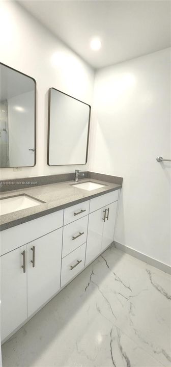 В аренду: $3,200 (2 спален, 2 ванн, 1071 Квадратных фут)