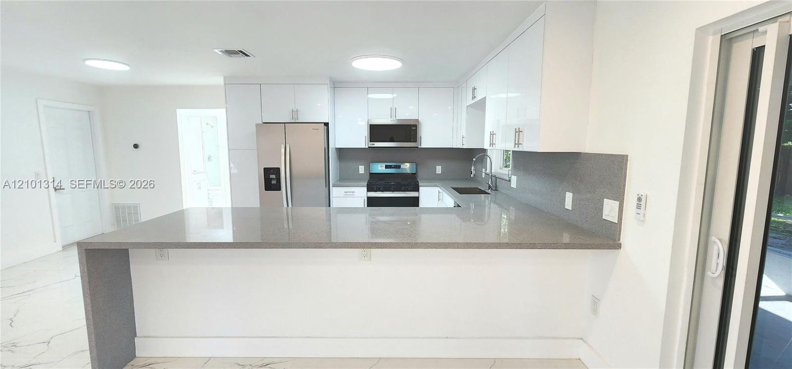 В аренду: $3,200 (2 спален, 2 ванн, 1071 Квадратных фут)