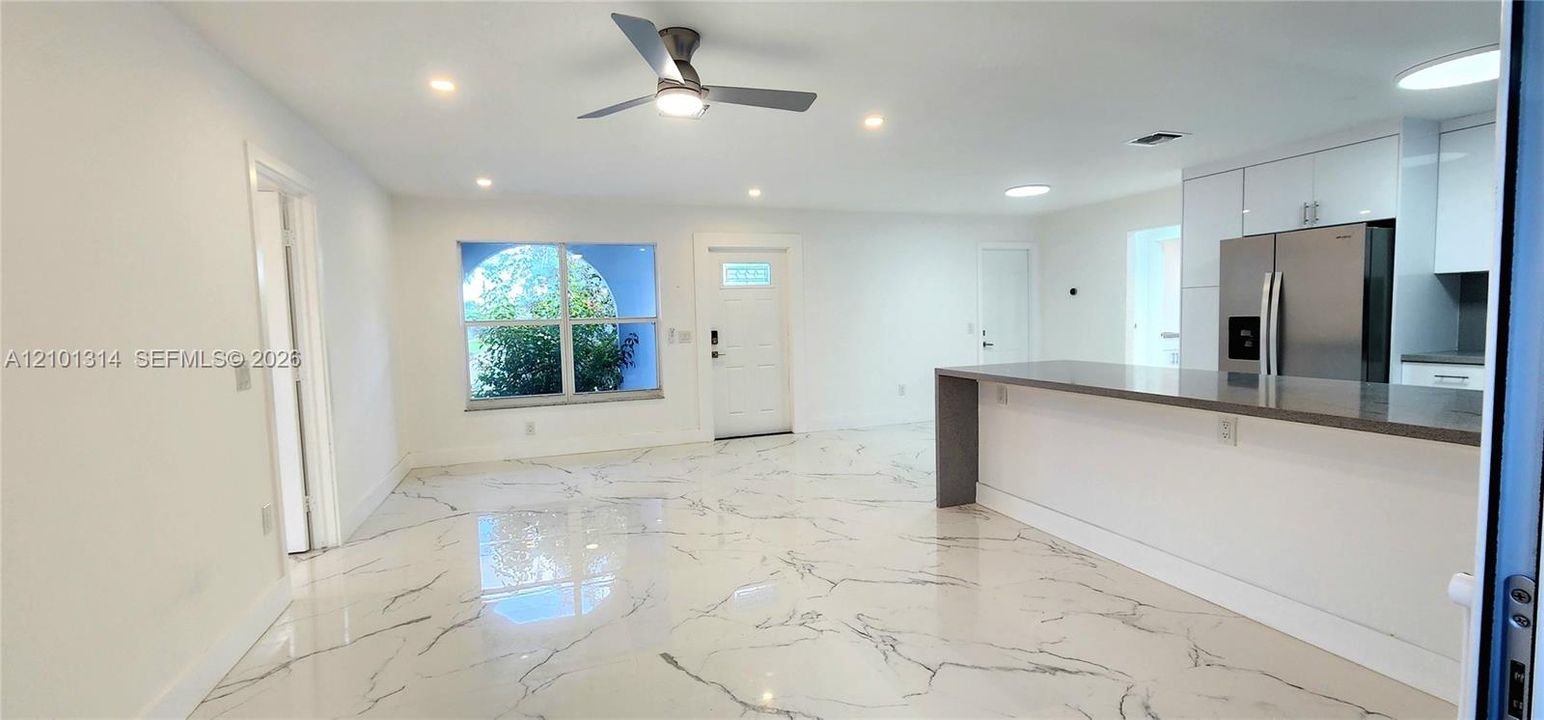 В аренду: $3,200 (2 спален, 2 ванн, 1071 Квадратных фут)