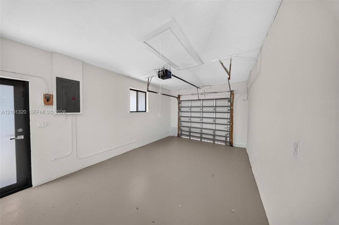 En Venta: $1,150,000 (4 camas, 2 baños, 2155 Pies cuadrados)