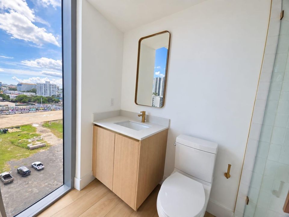 En Venta: $1,040,000 (2 camas, 2 baños, 785 Pies cuadrados)
