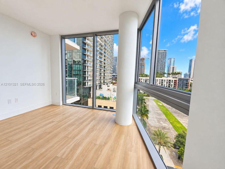 En Venta: $1,040,000 (2 camas, 2 baños, 785 Pies cuadrados)