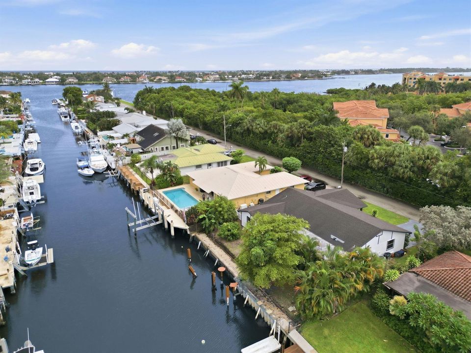 1-web-or-mls-116_Periwinkle_Dr_Drone_005