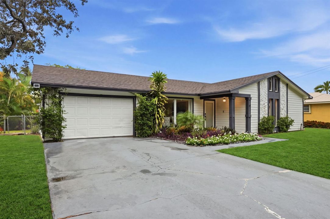 5-web-or-mls-116_Periwinkle_Dr_02182