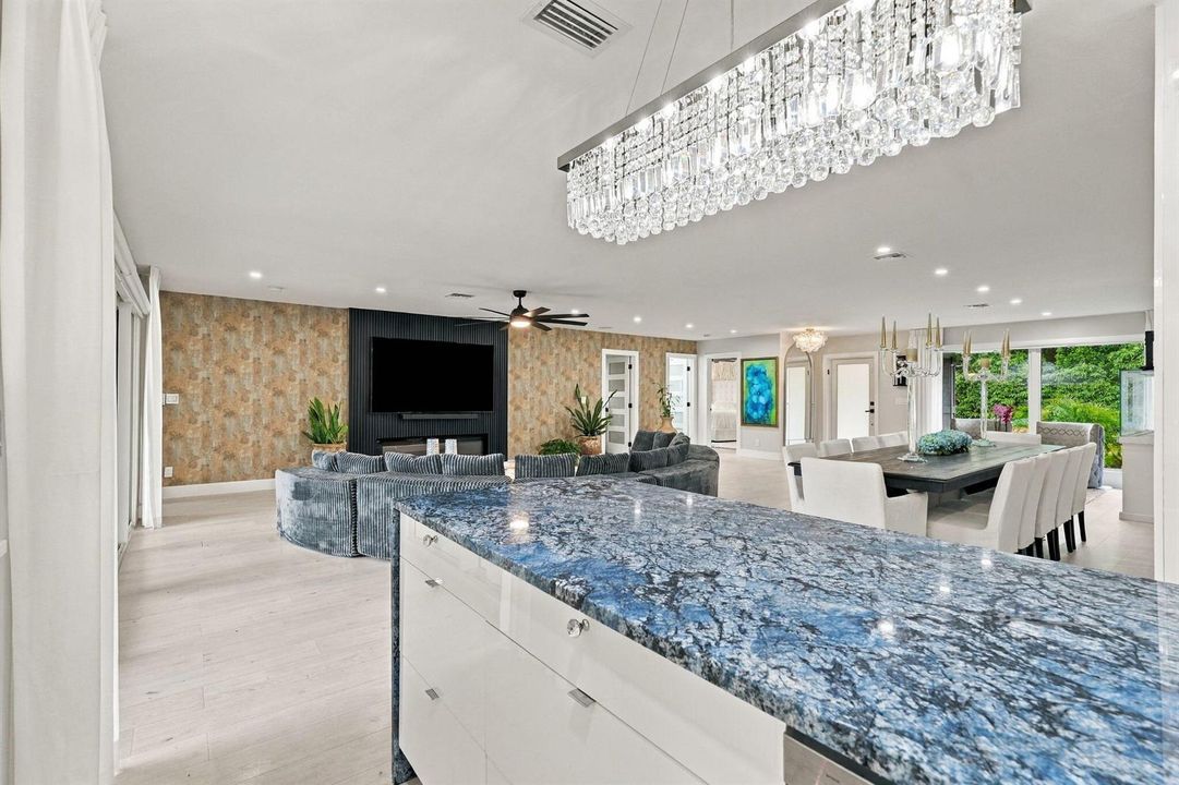 49-web-or-mls-116_Periwinkle_Dr_02407