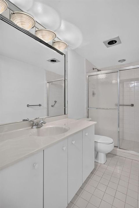 GUEST BATHROOM SHOWER