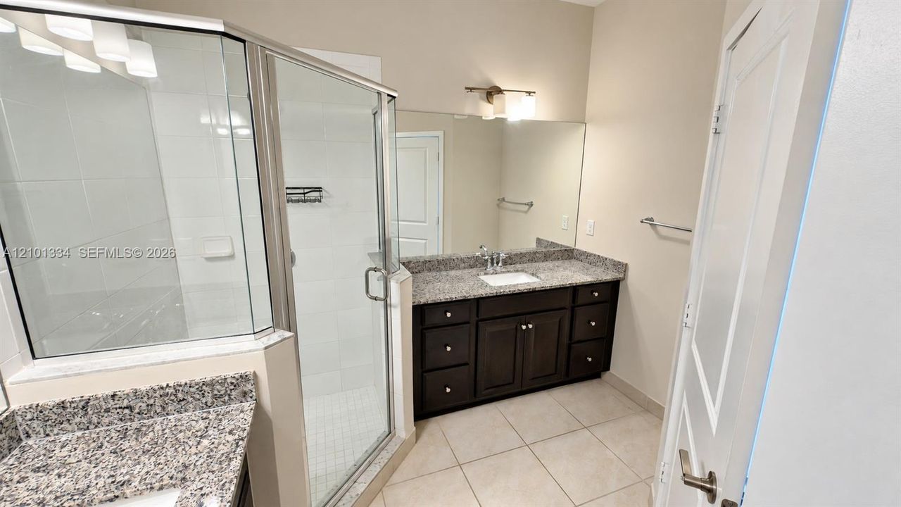 В аренду: $3,300 (3 спален, 2 ванн, 1530 Квадратных фут)