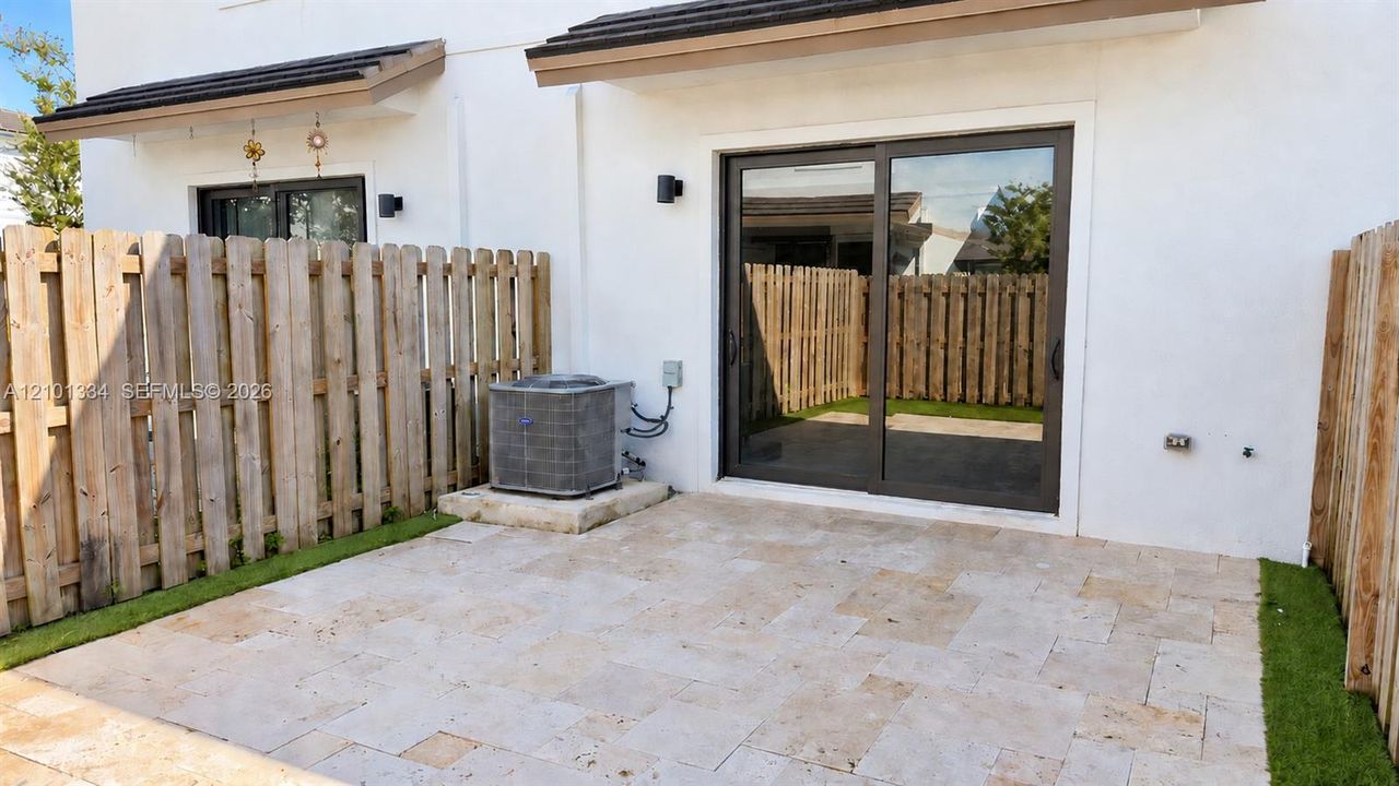 В аренду: $3,300 (3 спален, 2 ванн, 1530 Квадратных фут)