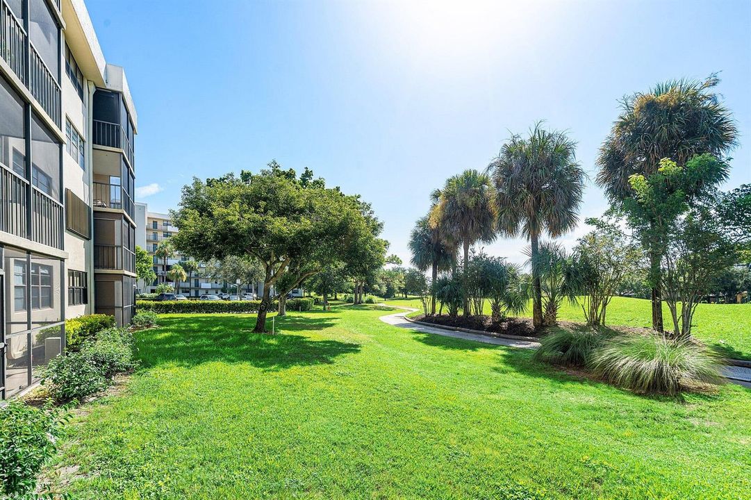 032-2440DCCountryClubBoulevard-Unit111-D