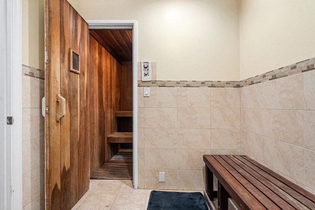 038-2440DCCountryClubBoulevard-Unit111-D