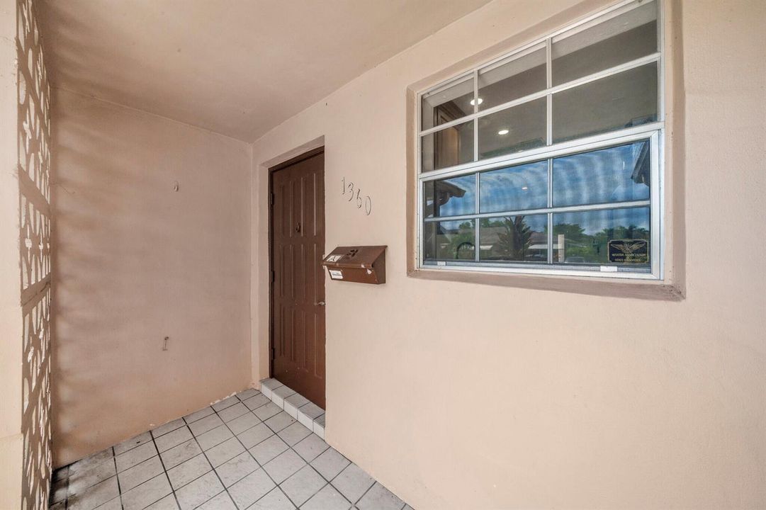 2 Entryway (1)