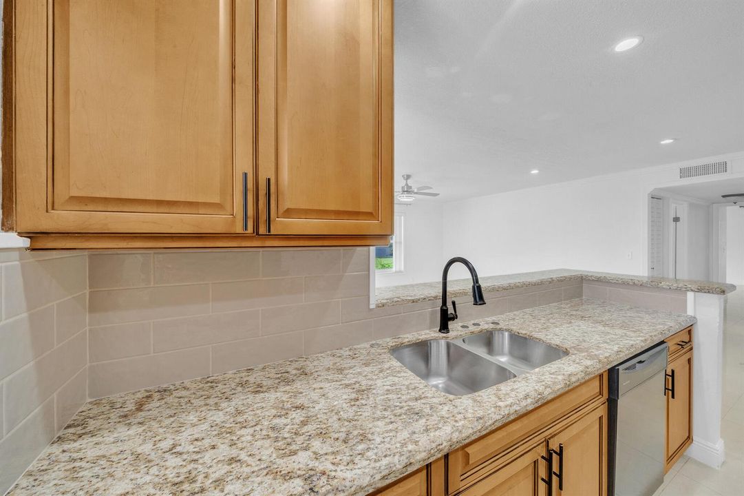 6 Kitchen (3)