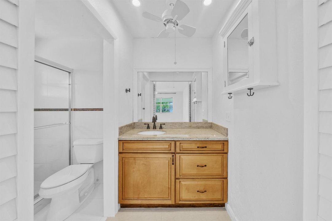 16 Primary Bathroom (1)