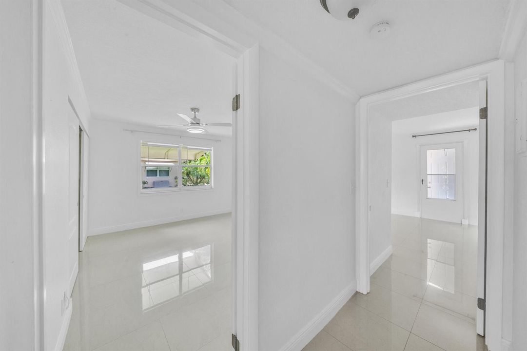10 Foyer