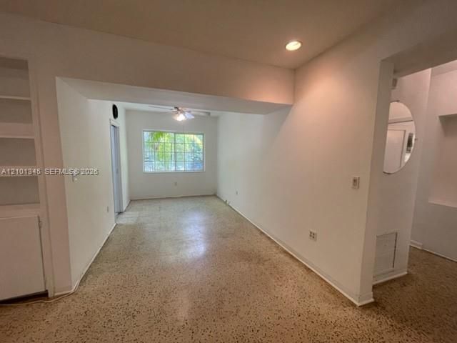 For Rent: $2,900 (2 beds, 2 baths, 1033 Square Feet)