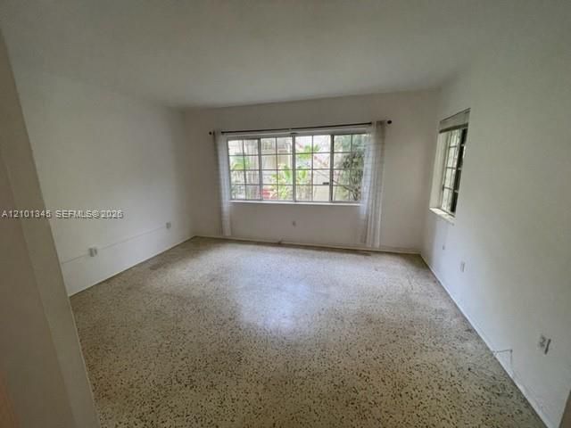For Rent: $2,900 (2 beds, 2 baths, 1033 Square Feet)