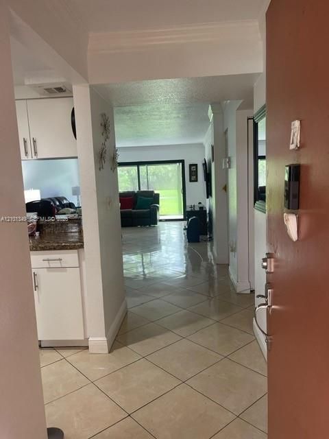 В аренду: $2,700 (2 спален, 2 ванн, 1014 Квадратных фут)