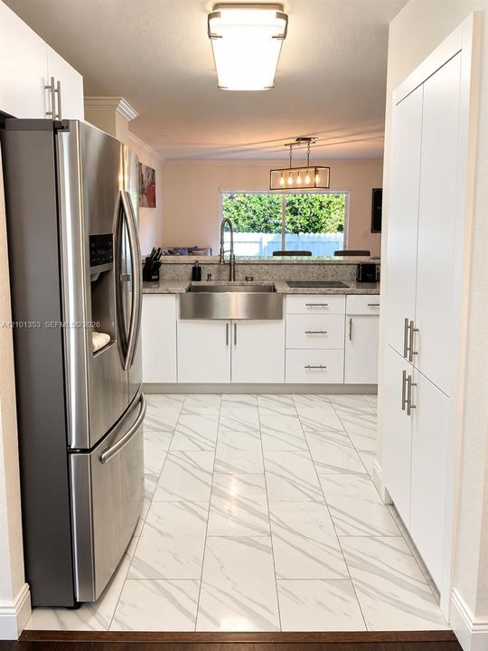 В аренду: $3,000 (2 спален, 2 ванн, 1296 Квадратных фут)