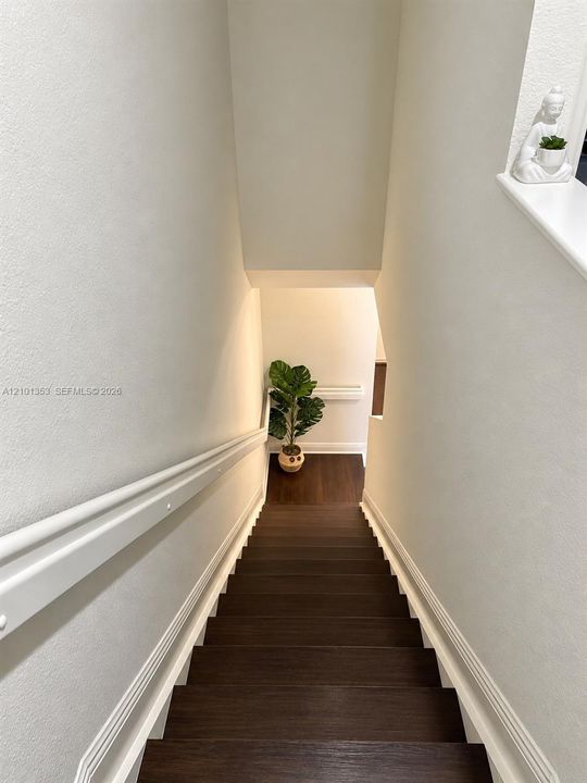 В аренду: $3,000 (2 спален, 2 ванн, 1296 Квадратных фут)