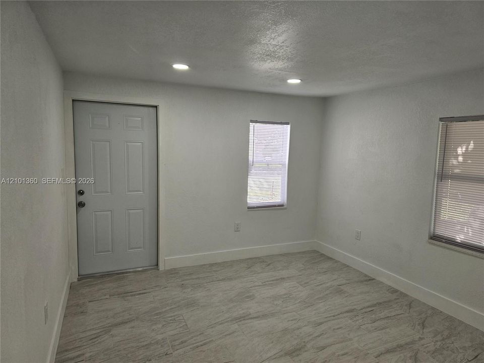 В аренду: $2,450 (2 спален, 1 ванн, 971 Квадратных фут)