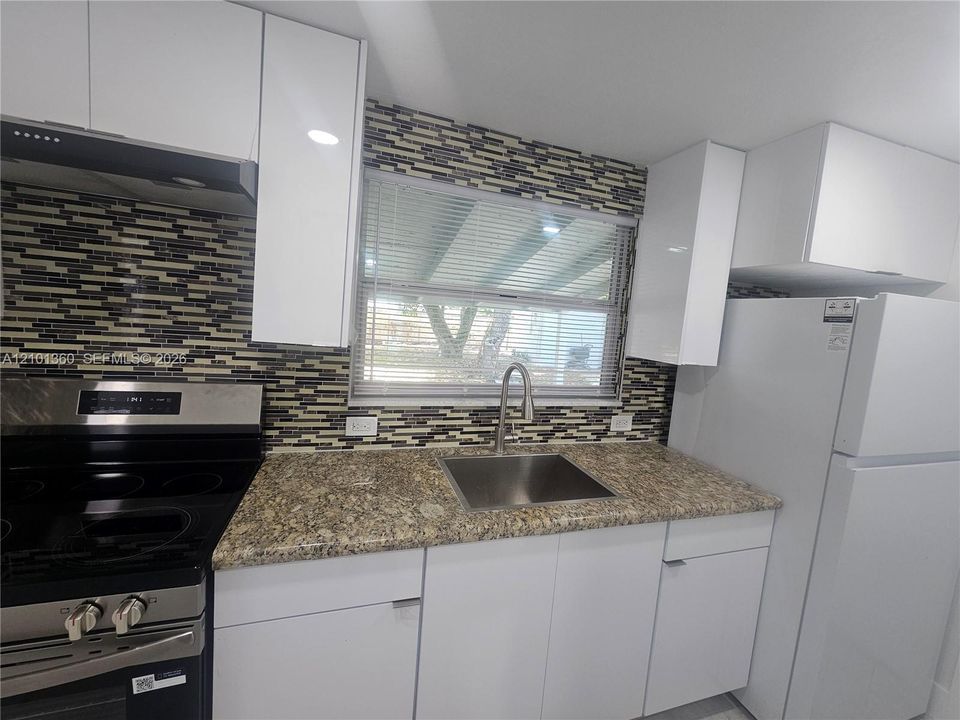 В аренду: $2,450 (2 спален, 1 ванн, 971 Квадратных фут)