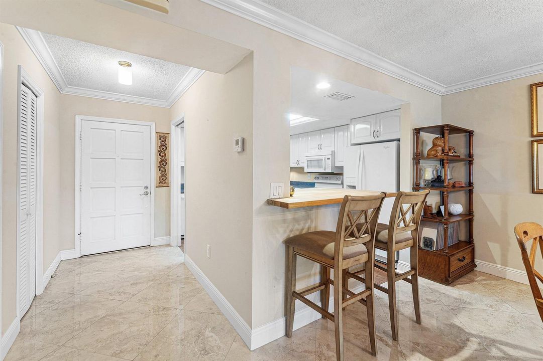 Kitchen/Foyer